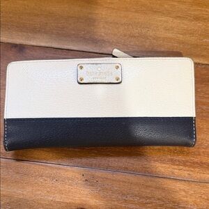 Kate Spade Black and Cream Colorblock Wallet
